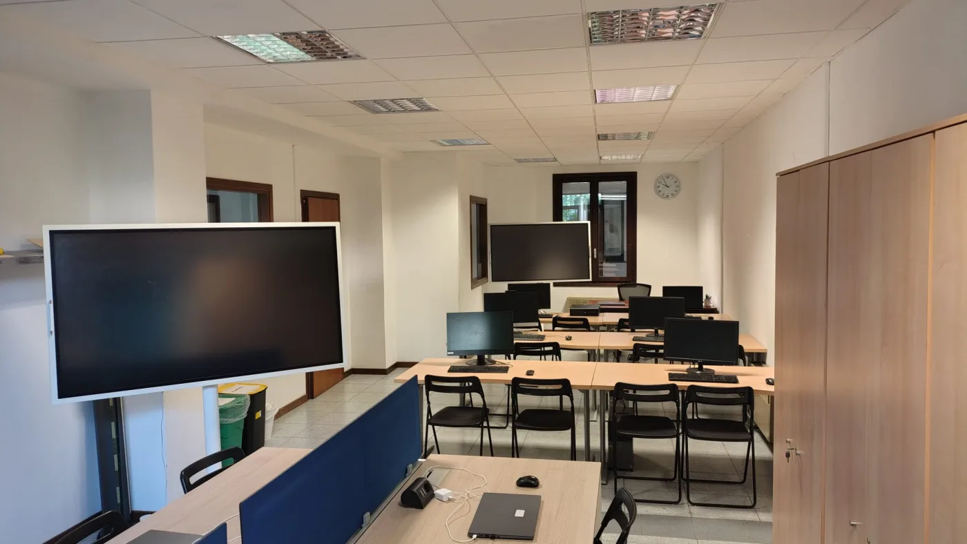 Postazioni dell'aula EIPASS a Magenta